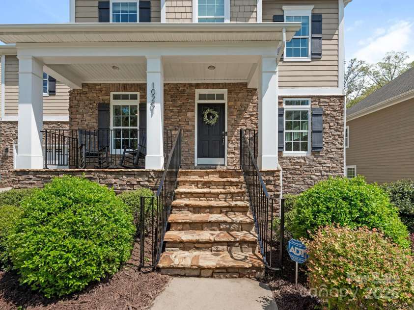 10201 Daufuskie Drive, Charlotte, NC 28278.  MLS# CAR4251189, YatesRealty ID 22723. 
