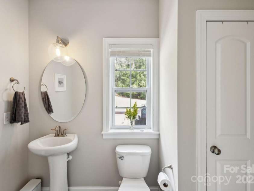 10201 Daufuskie Drive, Charlotte, NC 28278.  MLS# CAR4251189, YatesRealty ID 22723. 