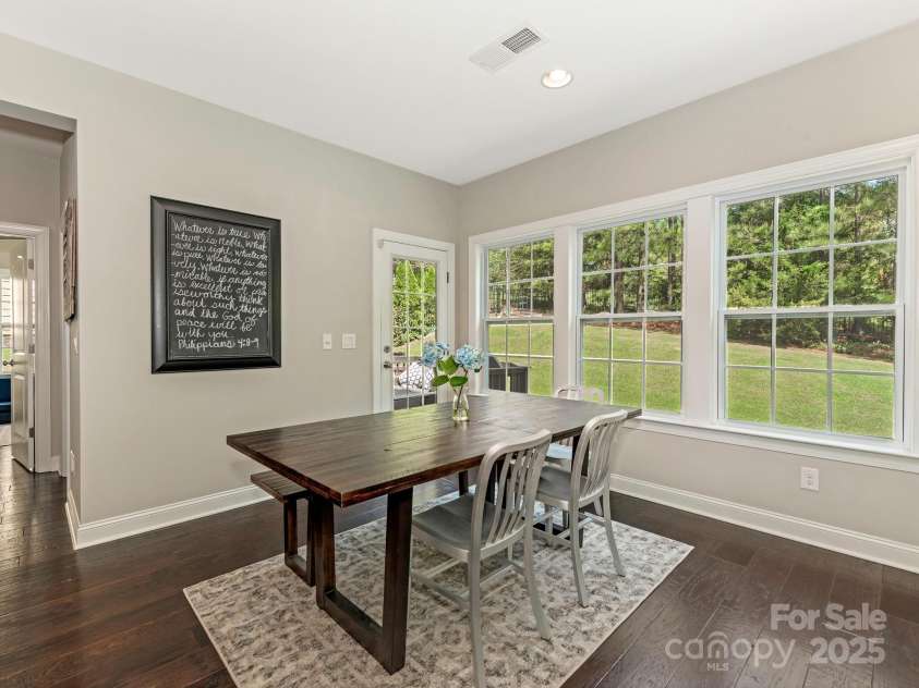 10201 Daufuskie Drive, Charlotte, NC 28278.  MLS# CAR4251189, YatesRealty ID 22723. Breakfast nook overlooking private backyard