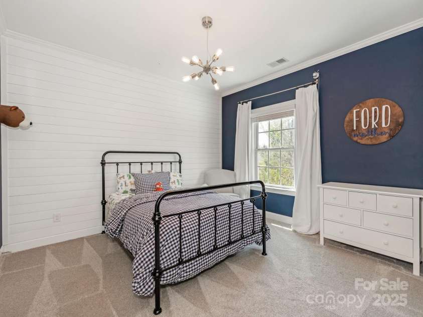 10201 Daufuskie Drive, Charlotte, NC 28278.  MLS# CAR4251189, YatesRealty ID 22723. Upper level BR2