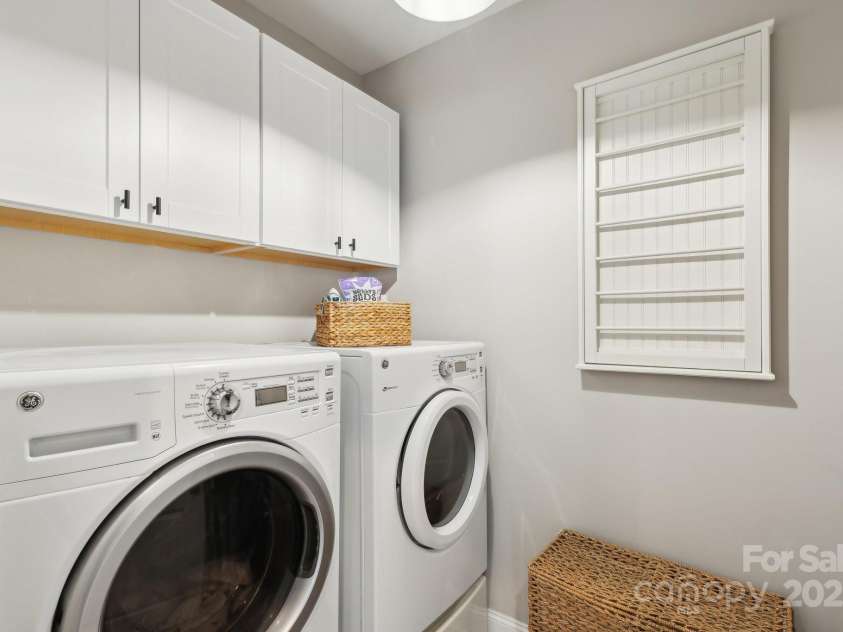 10201 Daufuskie Drive, Charlotte, NC 28278.  MLS# CAR4251189, YatesRealty ID 22723. Upstairs Laundry Room - W/D convey