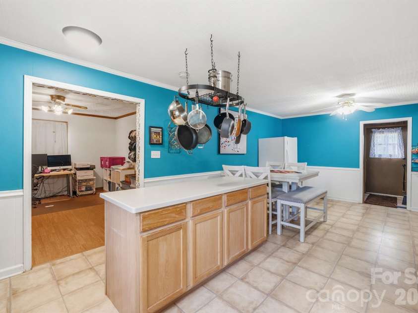 305 9th Street, Newton, NC 28658.  MLS# CAR4372482, YatesRealty ID 22723. 