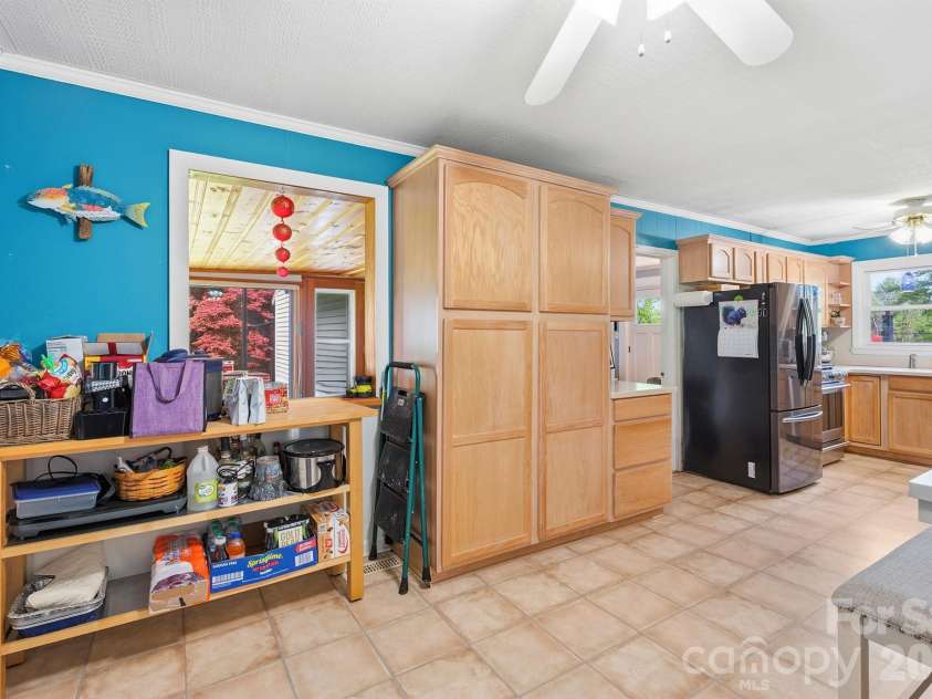 305 9th Street, Newton, NC 28658.  MLS# CAR4372482, YatesRealty ID 22723. 