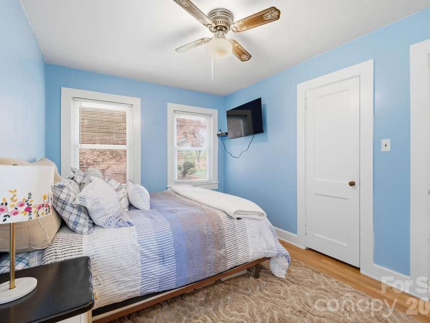 305 9th Street, Newton, NC 28658.  MLS# CAR4372482, YatesRealty ID 22723. 