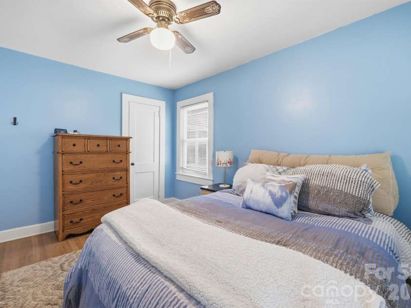 305 9th Street, Newton, NC 28658.  MLS# CAR4372482, YatesRealty ID 22723. 