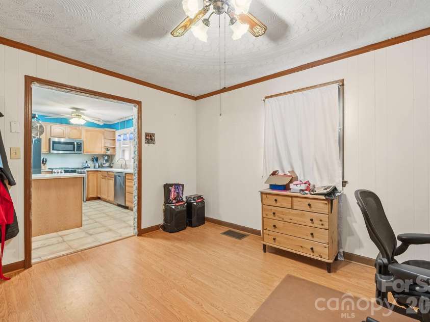305 9th Street, Newton, NC 28658.  MLS# CAR4372482, YatesRealty ID 22723. Home office/Flex Space