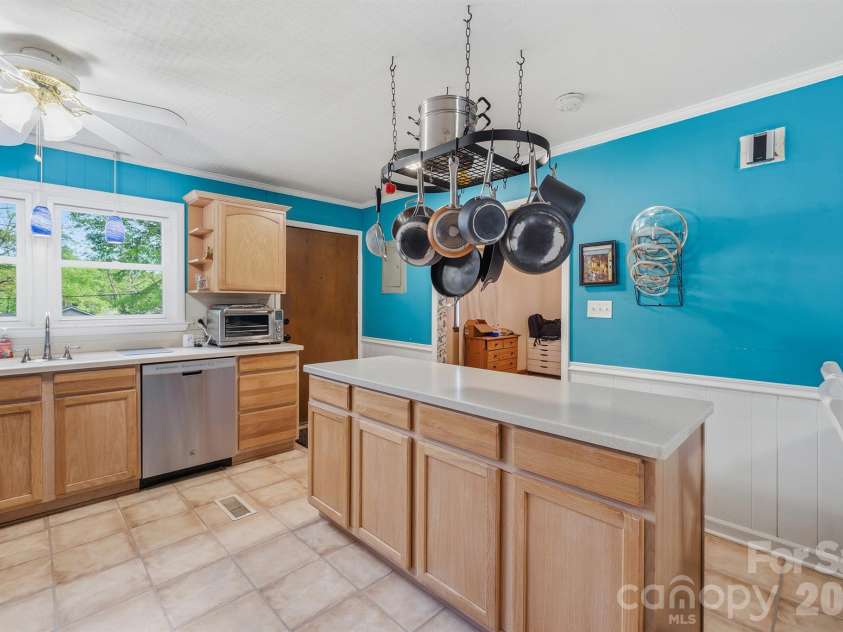 305 9th Street, Newton, NC 28658.  MLS# CAR4372482, YatesRealty ID 22723. Kitchen island