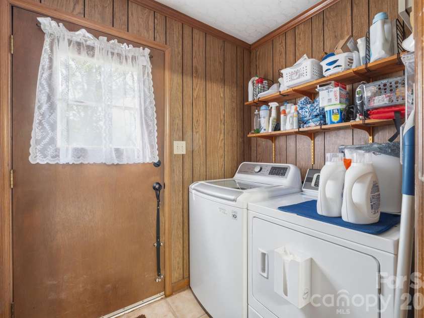 305 9th Street, Newton, NC 28658.  MLS# CAR4372482, YatesRealty ID 22723. Laundry leads to backyard