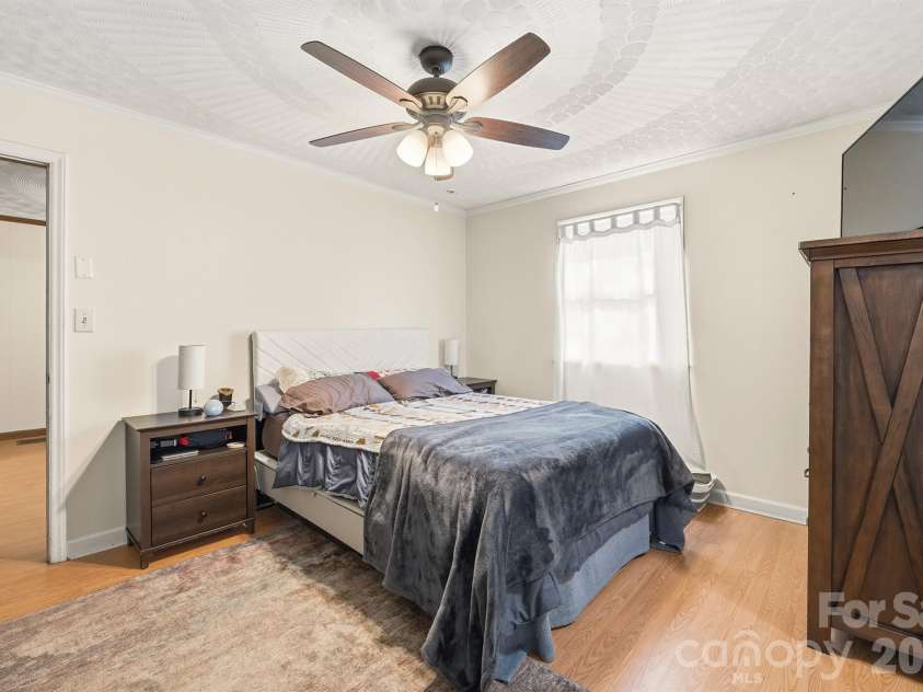 305 9th Street, Newton, NC 28658.  MLS# CAR4372482, YatesRealty ID 22723. Primary. House has split bedroom plan.