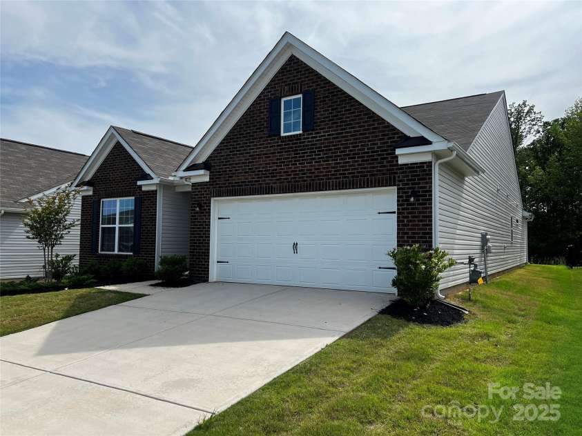 147 Dubois Drive, Mooresville, NC 28115.  MLS# CAR4260961, YatesRealty ID 22724. 
