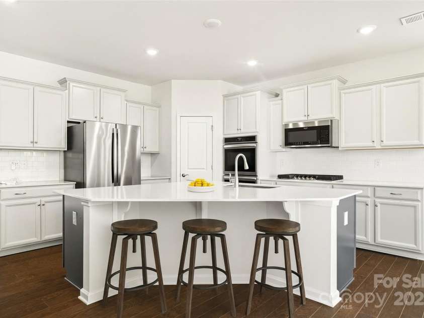 147 Dubois Drive, Mooresville, NC 28115.  MLS# CAR4309004, YatesRealty ID 22724.  virtually staged