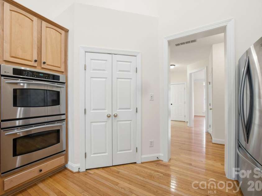 1113 Butterburr Drive, Matthews, NC 28104.  MLS# CAR4375846, YatesRealty ID 22725. 