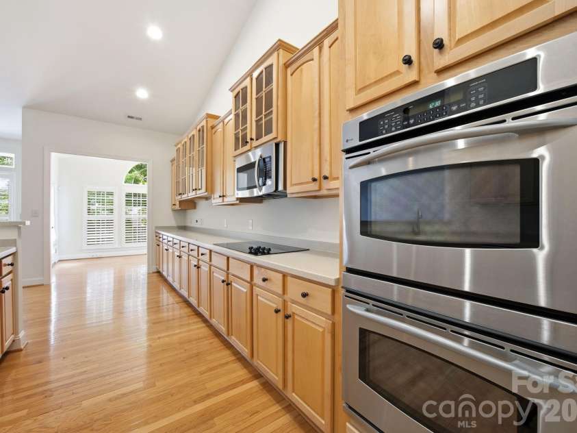 1113 Butterburr Drive, Matthews, NC 28104.  MLS# CAR4375846, YatesRealty ID 22725. 
