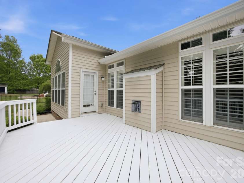 1113 Butterburr Drive, Matthews, NC 28104.  MLS# CAR4375846, YatesRealty ID 22725. 