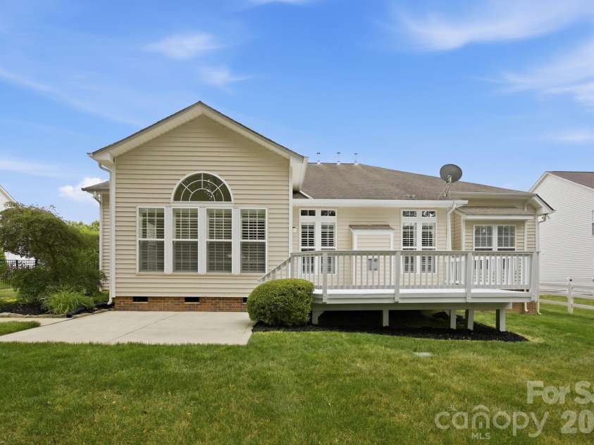 1113 Butterburr Drive, Matthews, NC 28104.  MLS# CAR4375846, YatesRealty ID 22725. 