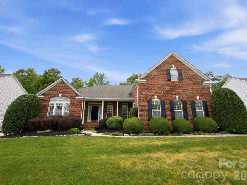 1113 Butterburr Drive, Matthews, NC 28104.  MLS# CAR4375846, YatesRealty ID 22725. 