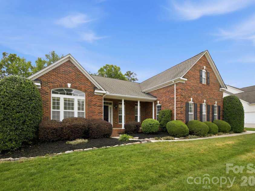 1113 Butterburr Drive, Matthews, NC 28104.  MLS# CAR4375846, YatesRealty ID 22725. 