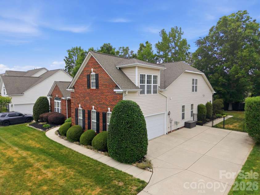 1113 Butterburr Drive, Matthews, NC 28104.  MLS# CAR4375846, YatesRealty ID 22725. 
