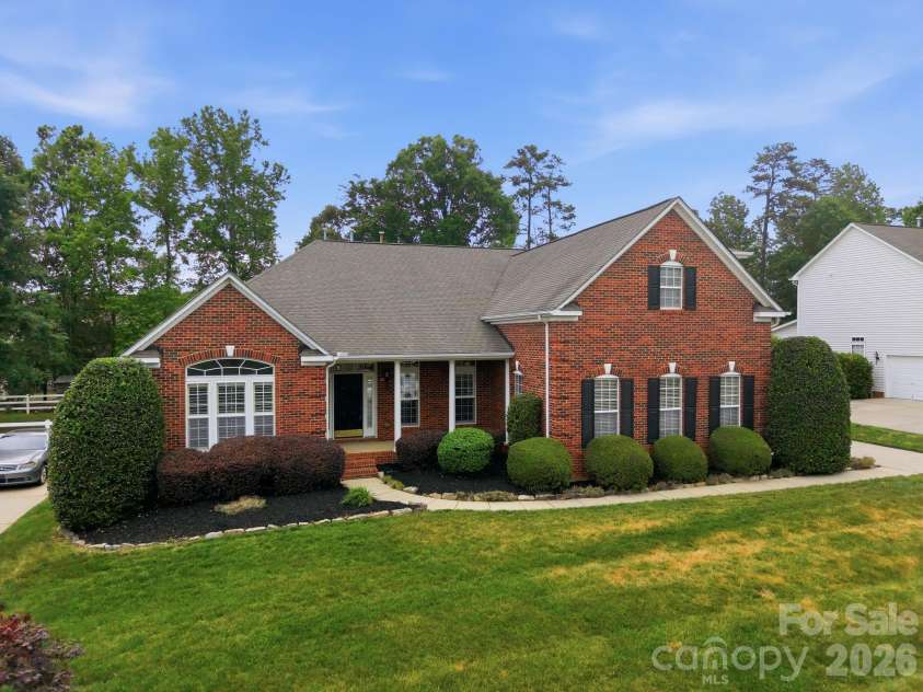 1113 Butterburr Drive, Matthews, NC 28104.  MLS# CAR4375846, YatesRealty ID 22725. 