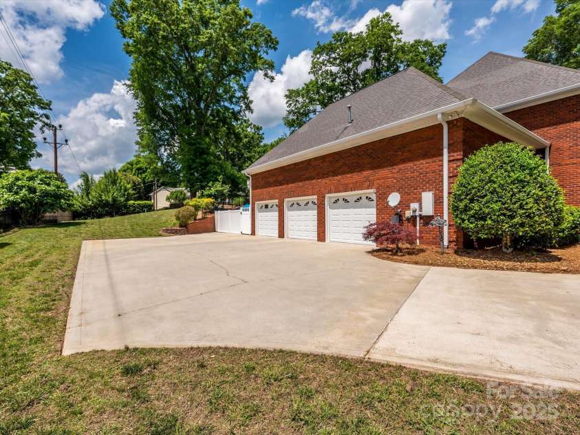 1209 South Street, Gastonia, NC 28052.  MLS# CAR4261270, YatesRealty ID 22725. 