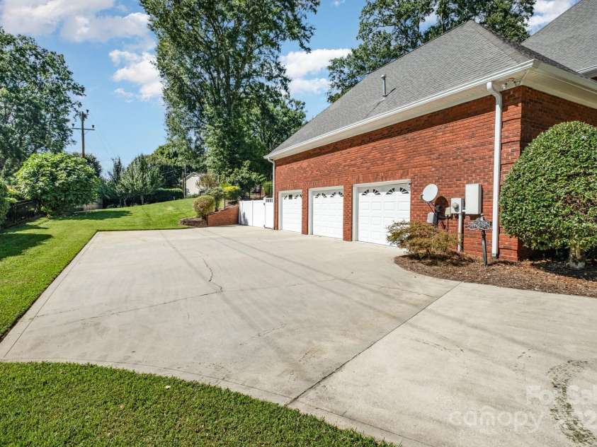 1209 South Street, Gastonia, NC 28052.  MLS# CAR4299236, YatesRealty ID 22725. 