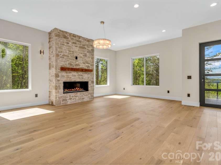 134 View Ridge Parkway, Leicester, NC 28748.  MLS# CAR4372870, YatesRealty ID 22726. 