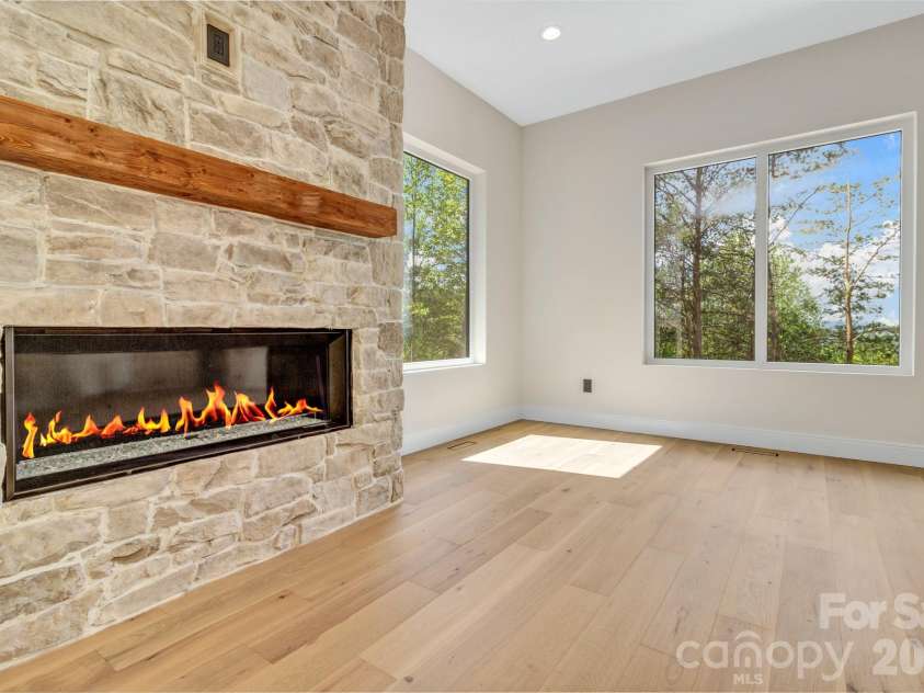 134 View Ridge Parkway, Leicester, NC 28748.  MLS# CAR4372870, YatesRealty ID 22726. 