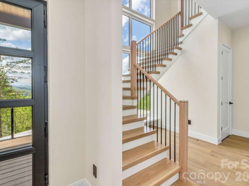 134 View Ridge Parkway, Leicester, NC 28748.  MLS# CAR4372870, YatesRealty ID 22726. 