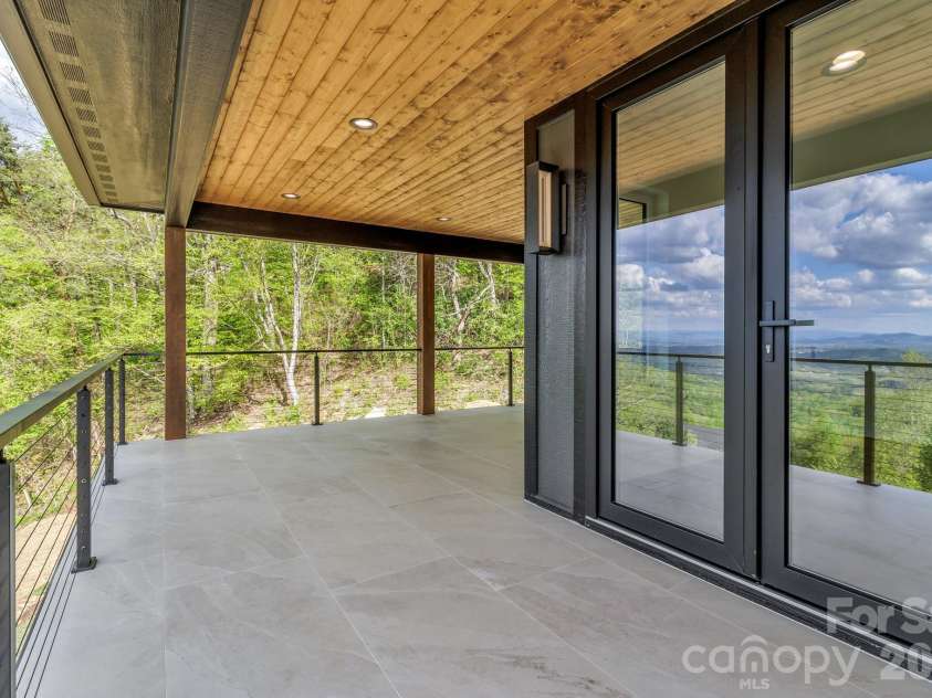 134 View Ridge Parkway, Leicester, NC 28748.  MLS# CAR4372870, YatesRealty ID 22726. 