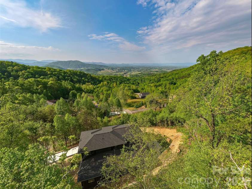 134 View Ridge Parkway, Leicester, NC 28748.  MLS# CAR4372870, YatesRealty ID 22726. 