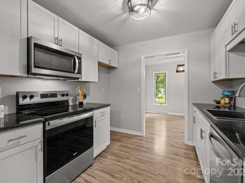 13446 Idlefield Lane, Matthews, NC 28105.  MLS# CAR4260838, YatesRealty ID 22726. 