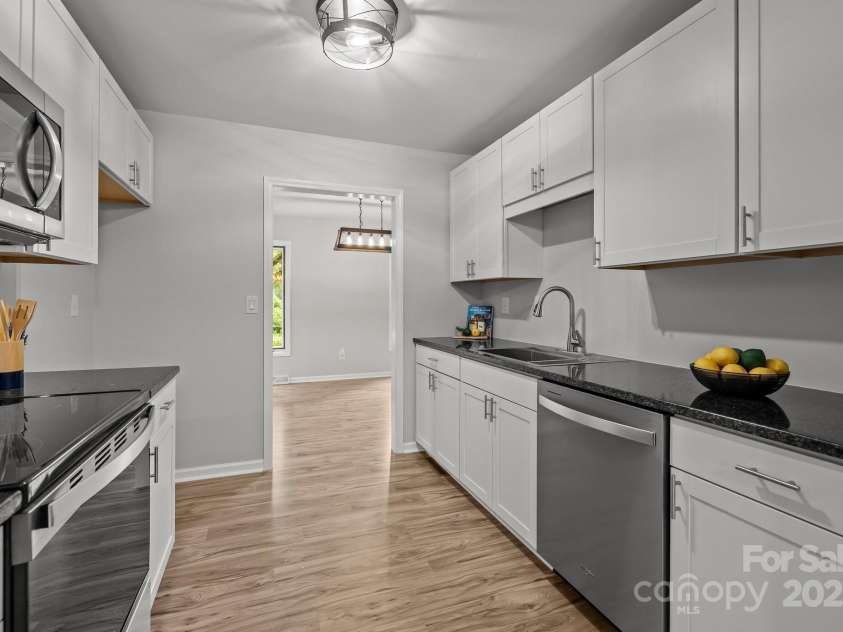 13446 Idlefield Lane, Matthews, NC 28105.  MLS# CAR4260838, YatesRealty ID 22726. 