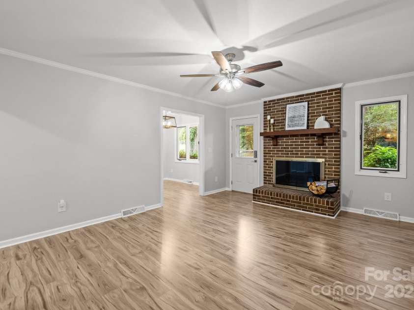 13446 Idlefield Lane, Matthews, NC 28105.  MLS# CAR4260838, YatesRealty ID 22726. 