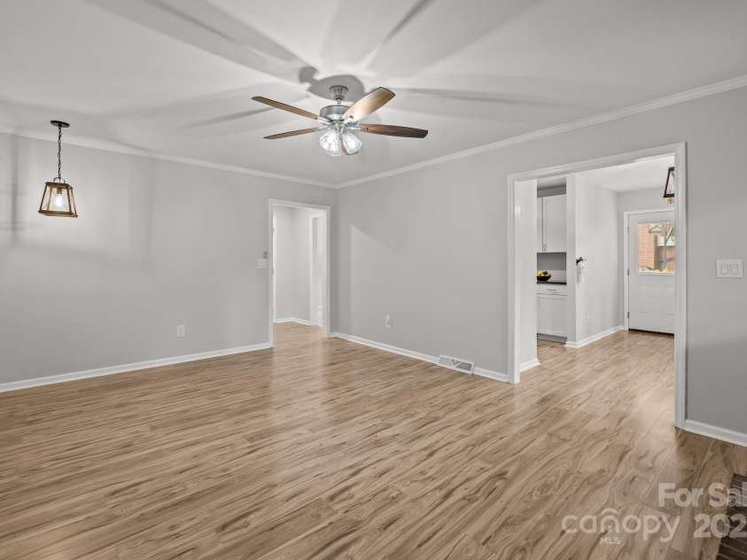 13446 Idlefield Lane, Matthews, NC 28105.  MLS# CAR4260838, YatesRealty ID 22726. 