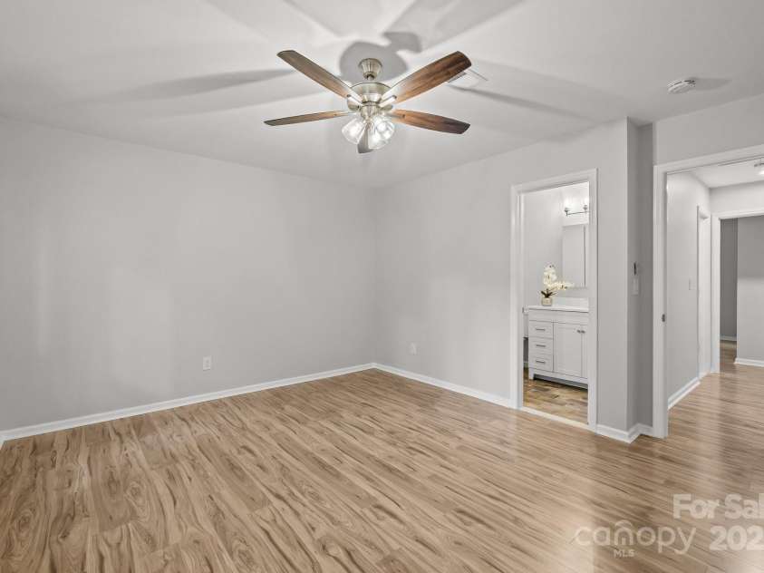 13446 Idlefield Lane, Matthews, NC 28105.  MLS# CAR4260838, YatesRealty ID 22726. 
