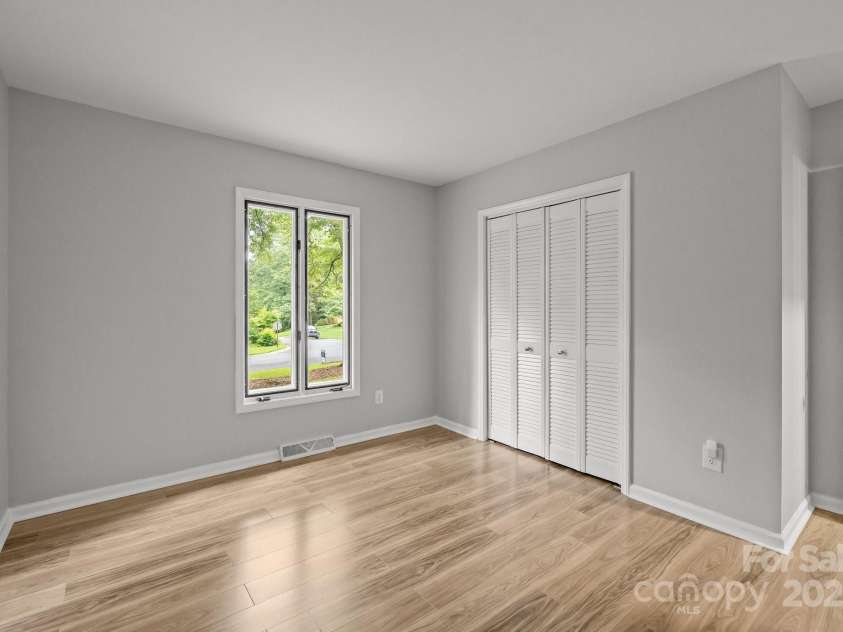 13446 Idlefield Lane, Matthews, NC 28105.  MLS# CAR4260838, YatesRealty ID 22726. 
