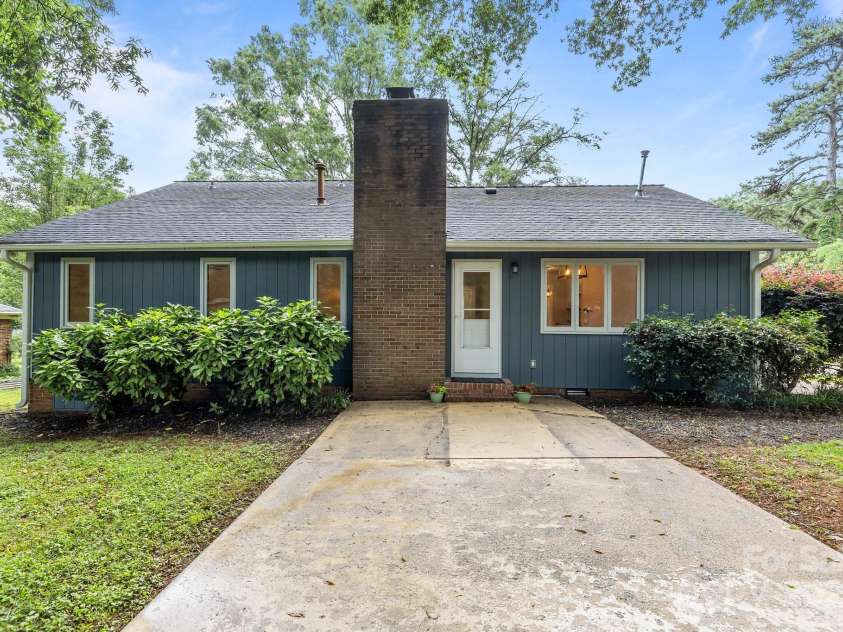 13446 Idlefield Lane, Matthews, NC 28105.  MLS# CAR4260838, YatesRealty ID 22726. 