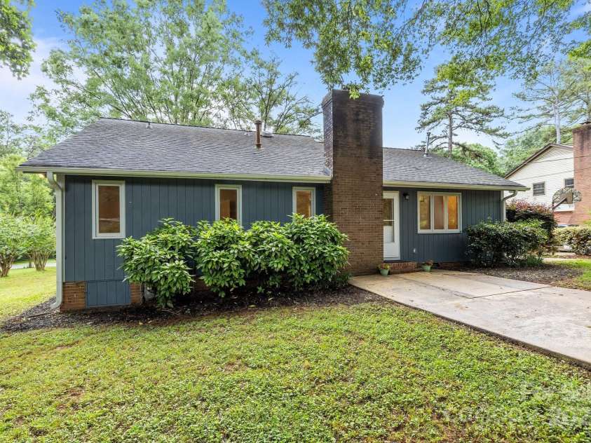 13446 Idlefield Lane, Matthews, NC 28105.  MLS# CAR4260838, YatesRealty ID 22726. 