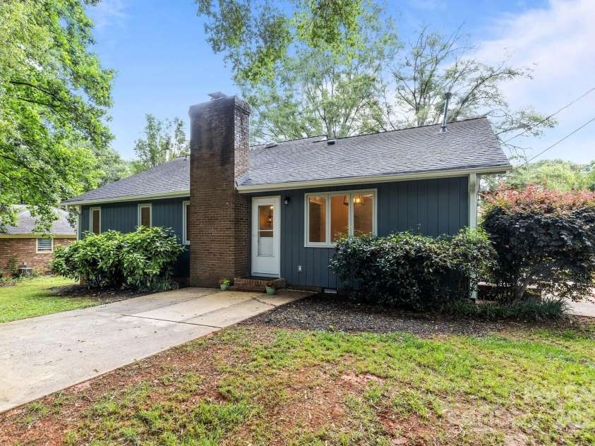 13446 Idlefield Lane, Matthews, NC 28105.  MLS# CAR4260838, YatesRealty ID 22726. 