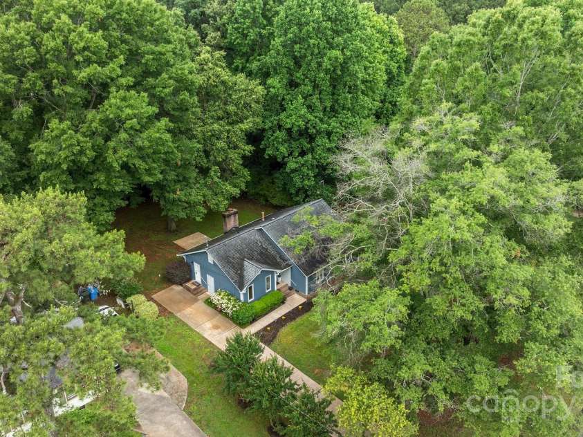 13446 Idlefield Lane, Matthews, NC 28105.  MLS# CAR4260838, YatesRealty ID 22726. 