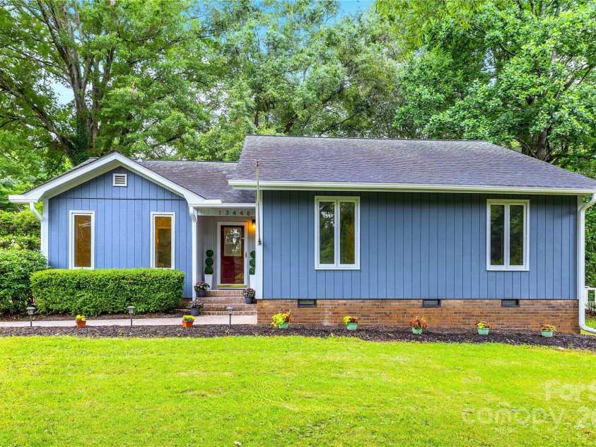 13446 Idlefield Lane, Matthews, NC 28105.  MLS# CAR4260838, YatesRealty ID 22726. Welcome to 13446 Idlefield Ln