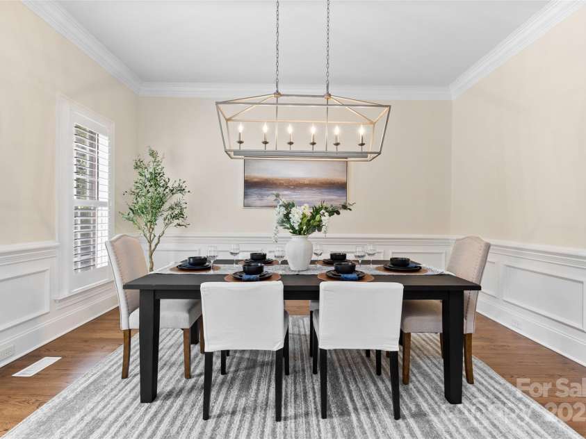 1806 Asbury Hall Court, Charlotte, NC 28209.  MLS# CAR4265884, YatesRealty ID 22727. Formal dining to left of foyer