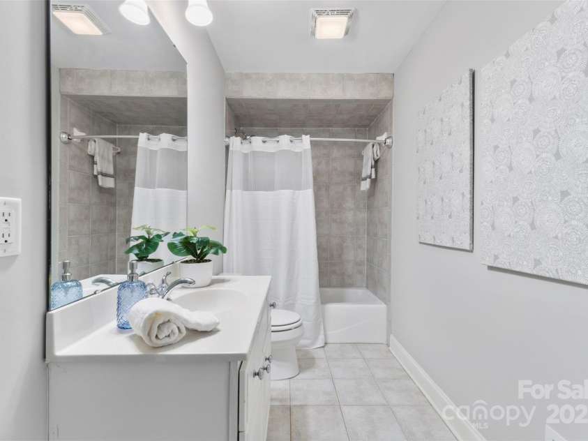 1806 Asbury Hall Court, Charlotte, NC 28209.  MLS# CAR4265884, YatesRealty ID 22727. Full bathroom in basement