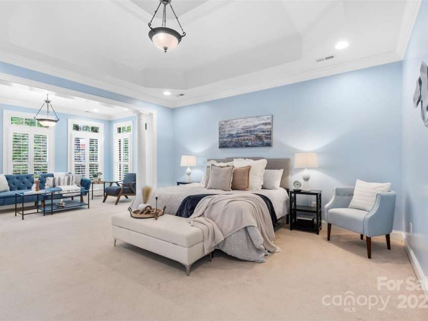 1806 Asbury Hall Court, Charlotte, NC 28209.  MLS# CAR4265884, YatesRealty ID 22727. Primary bedroom upstairs with sitting area and ensuite bath