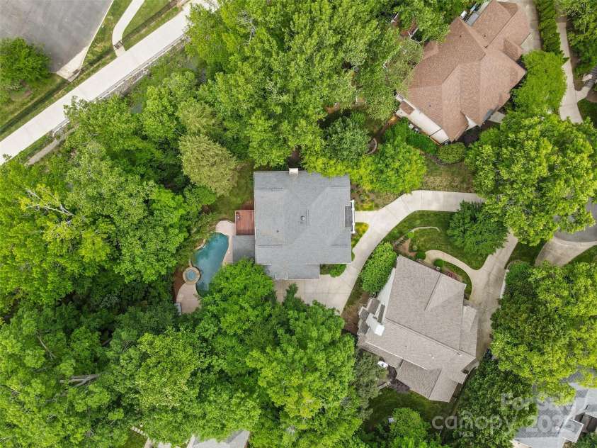 1806 Asbury Hall Court, Charlotte, NC 28209.  MLS# CAR4265884, YatesRealty ID 22727. This serene property backs up to the Greenway.