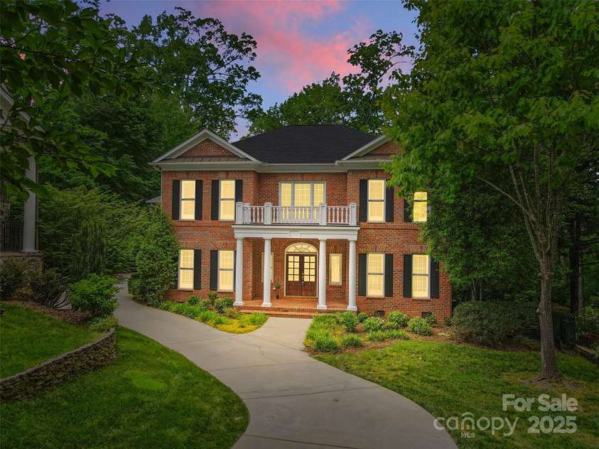1806 Asbury Hall Court, Charlotte, NC 28209.  MLS# CAR4265884, YatesRealty ID 22727. Welcome to 1806 Asbury Hall Court!