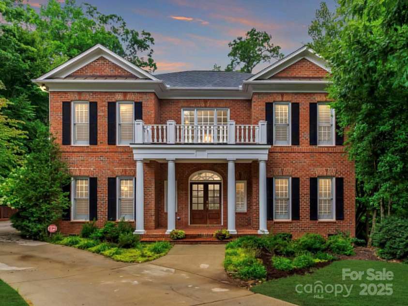 1806 Asbury Hall Court, Charlotte, NC 28209.  MLS# CAR4265884, YatesRealty ID 22727. Welcome to 1806 Asbury Hall Court!