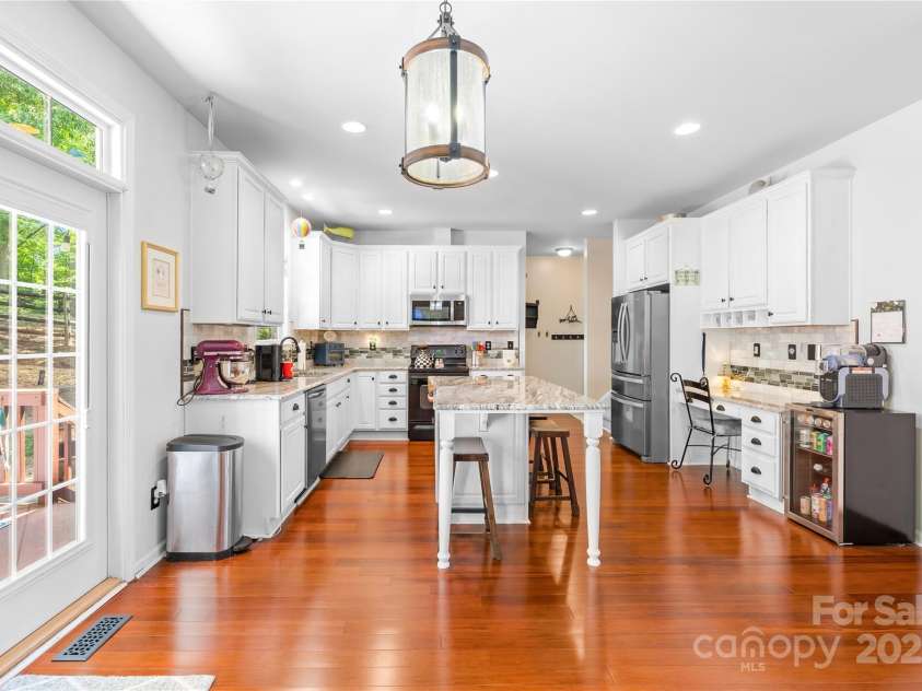 122 Laurel Glen Drive, Mooresville, NC 28115.  MLS# CAR4266976, YatesRealty ID 22728. 