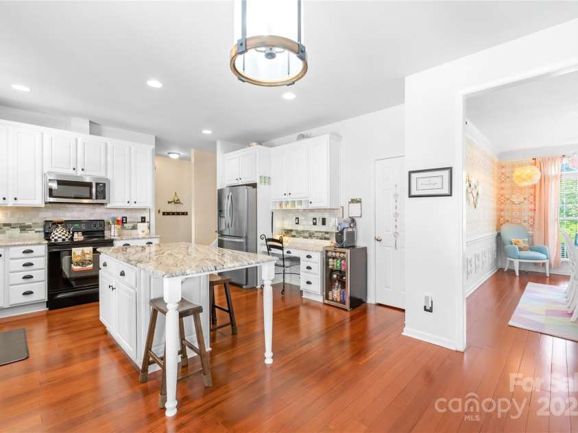 122 Laurel Glen Drive, Mooresville, NC 28115.  MLS# CAR4266976, YatesRealty ID 22728. 