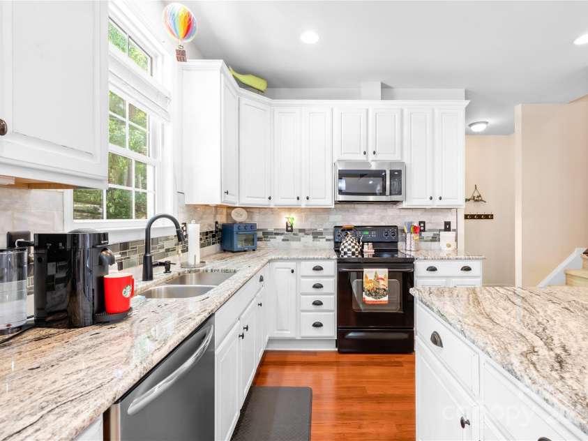 122 Laurel Glen Drive, Mooresville, NC 28115.  MLS# CAR4266976, YatesRealty ID 22728. 